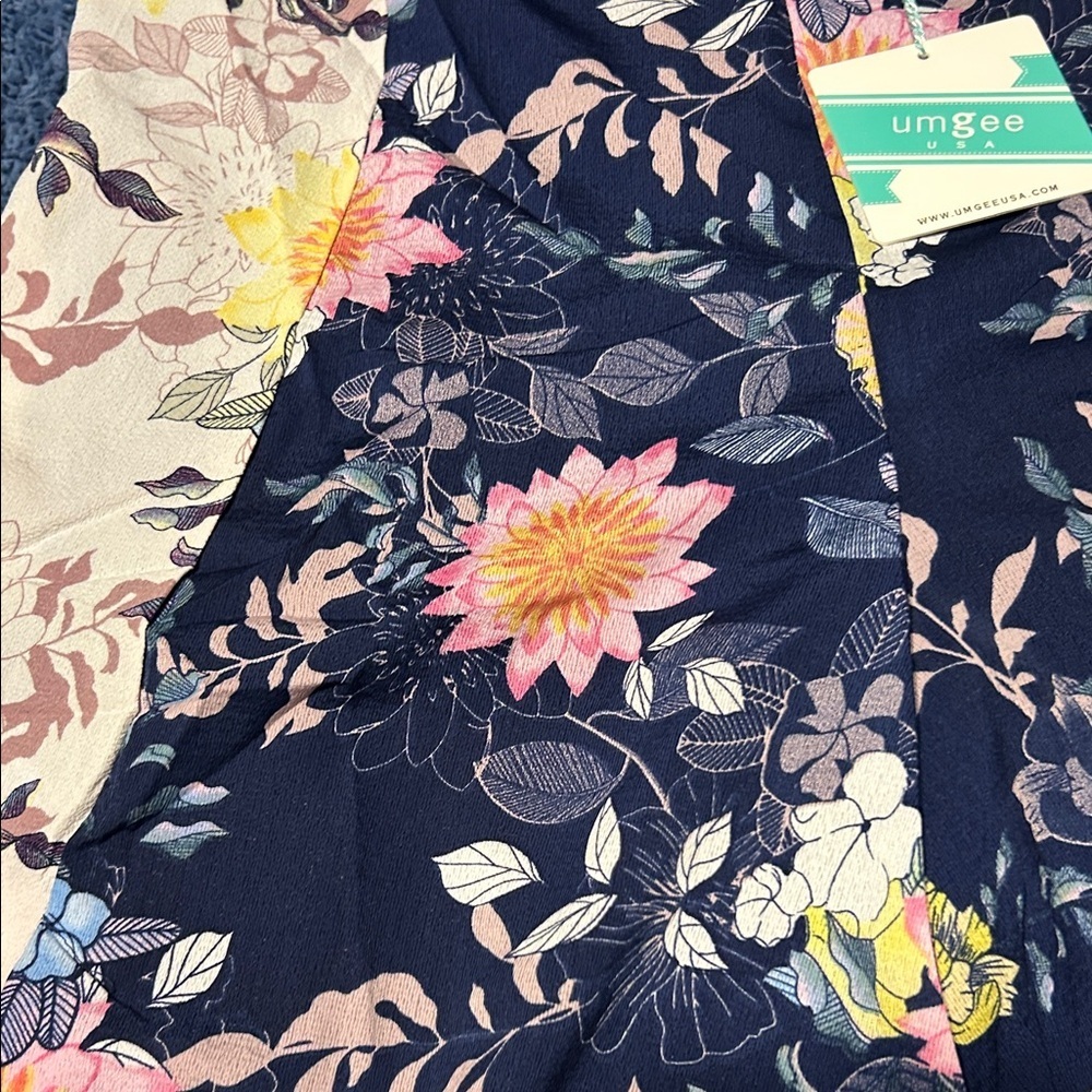 Umgee cropped Floral Pants - Picture 3 of 9